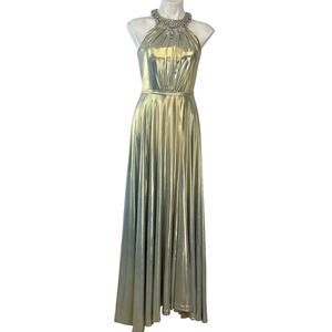 Mac Duggal Formal size 6
Gold with rhinestones